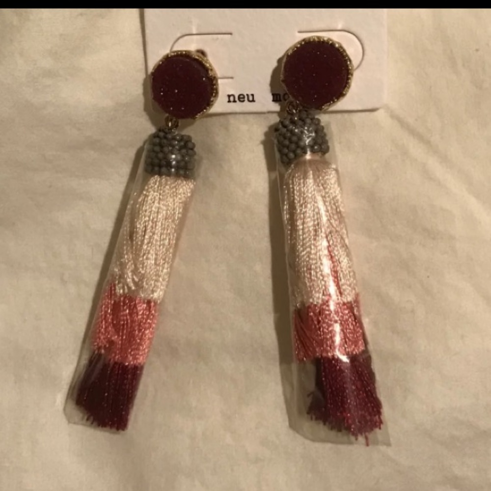 Pink yarn earrings - Picture 2 of 2
